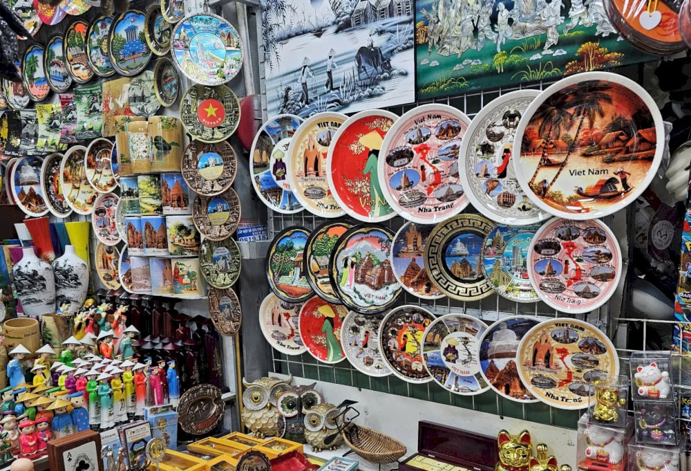 The souvenir items, crafted by local artisans in Nha Trang, showcasing authentic Vietnamese culture, are displayed at the market